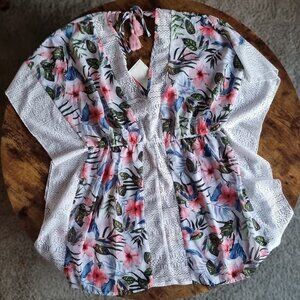 Pretty Swimsuit cover up - XL